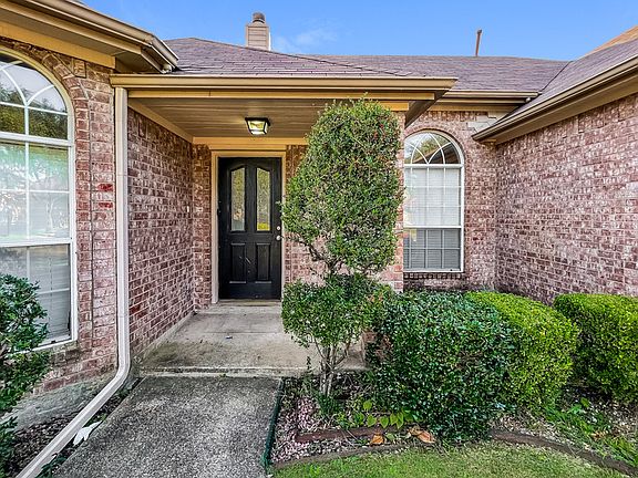4th image of 2509 Hyacinth Dr