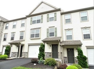 2525 Oakwood Ln, Harrisburg, PA 17110