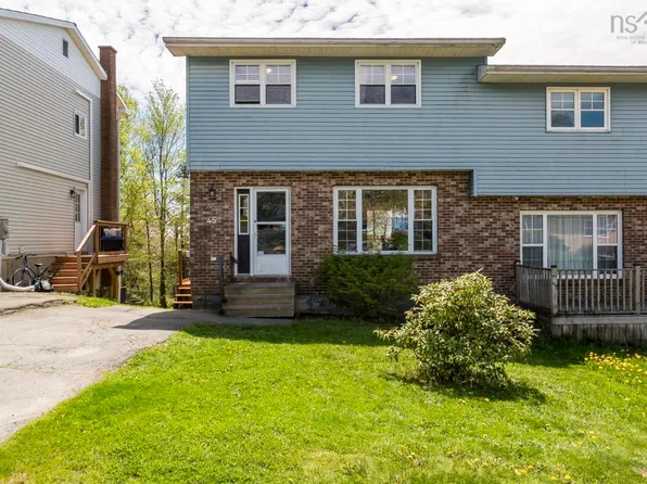 45 Regal Rd, Dartmouth, NS B2W 4E9