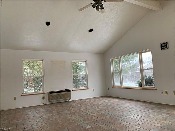 4th image of 17869 Walnut Dr