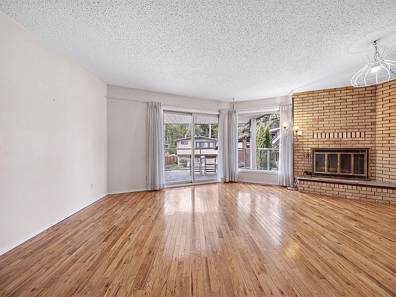 3rd image of 216 1st Ave