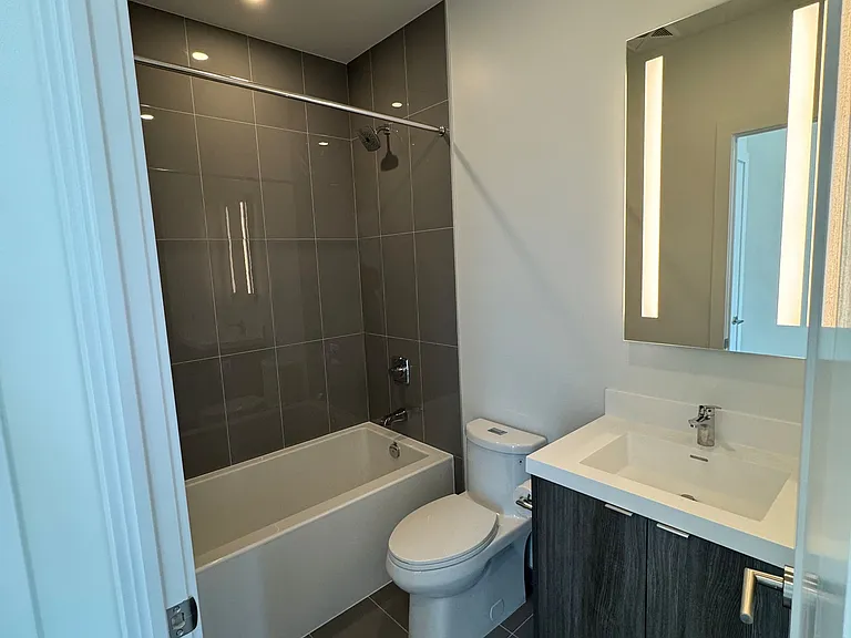 25 Cordova Ave #Penthouse 05 — Photo 14