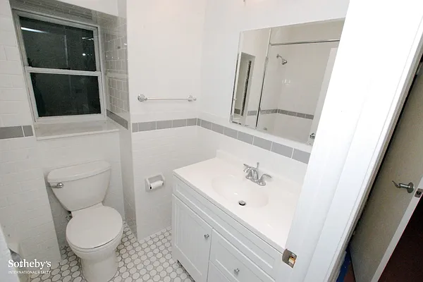 Rented by Sotheby's International Realty | media 8