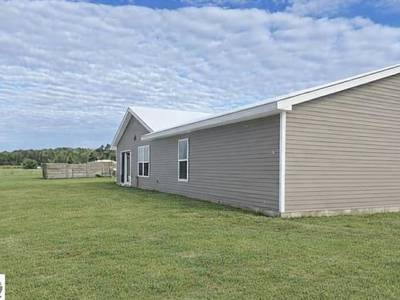 2nd image of 9068 Kingsfield Dr Lot 46