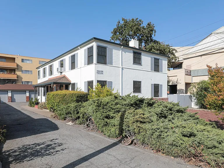 1030 Hopkins Ave — Photo 9