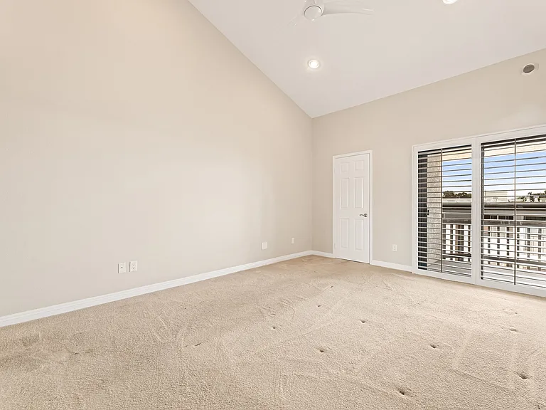 8600 Tuscany Ave #424 — Photo 12