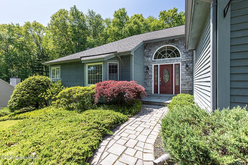3rd image of 29 Orchard Park Drive