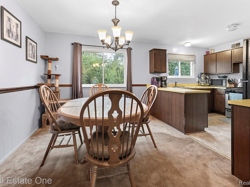 23359 Port St, photo 5