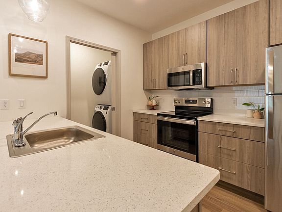 5th image of 1 Trinity Ct #404