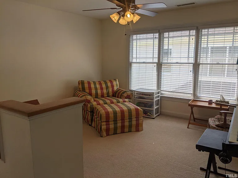 200 Charleston Ln — Photo 18