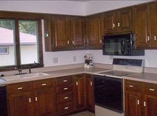 3118 SE Starlite Dr, Topeka, KS 66605