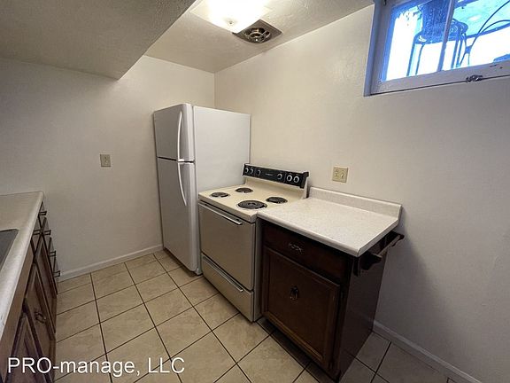 4th image of 1365 1/2 Scott Pl