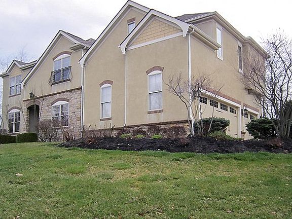 3rd image of 9327 Pine Creek Dr
