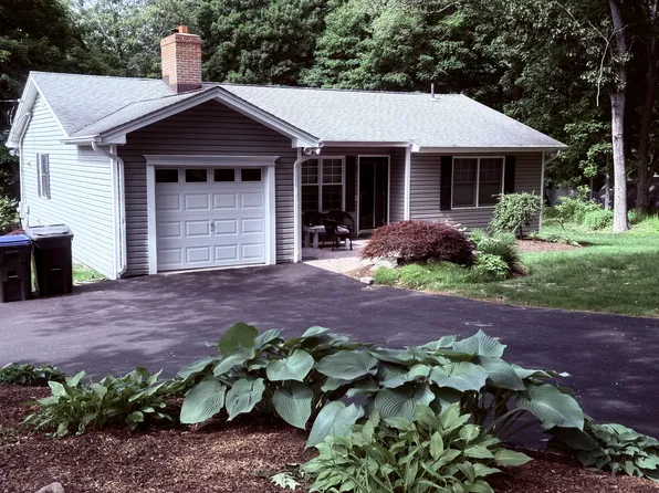 7 Turkey Roost Rd, Monroe, CT 06468