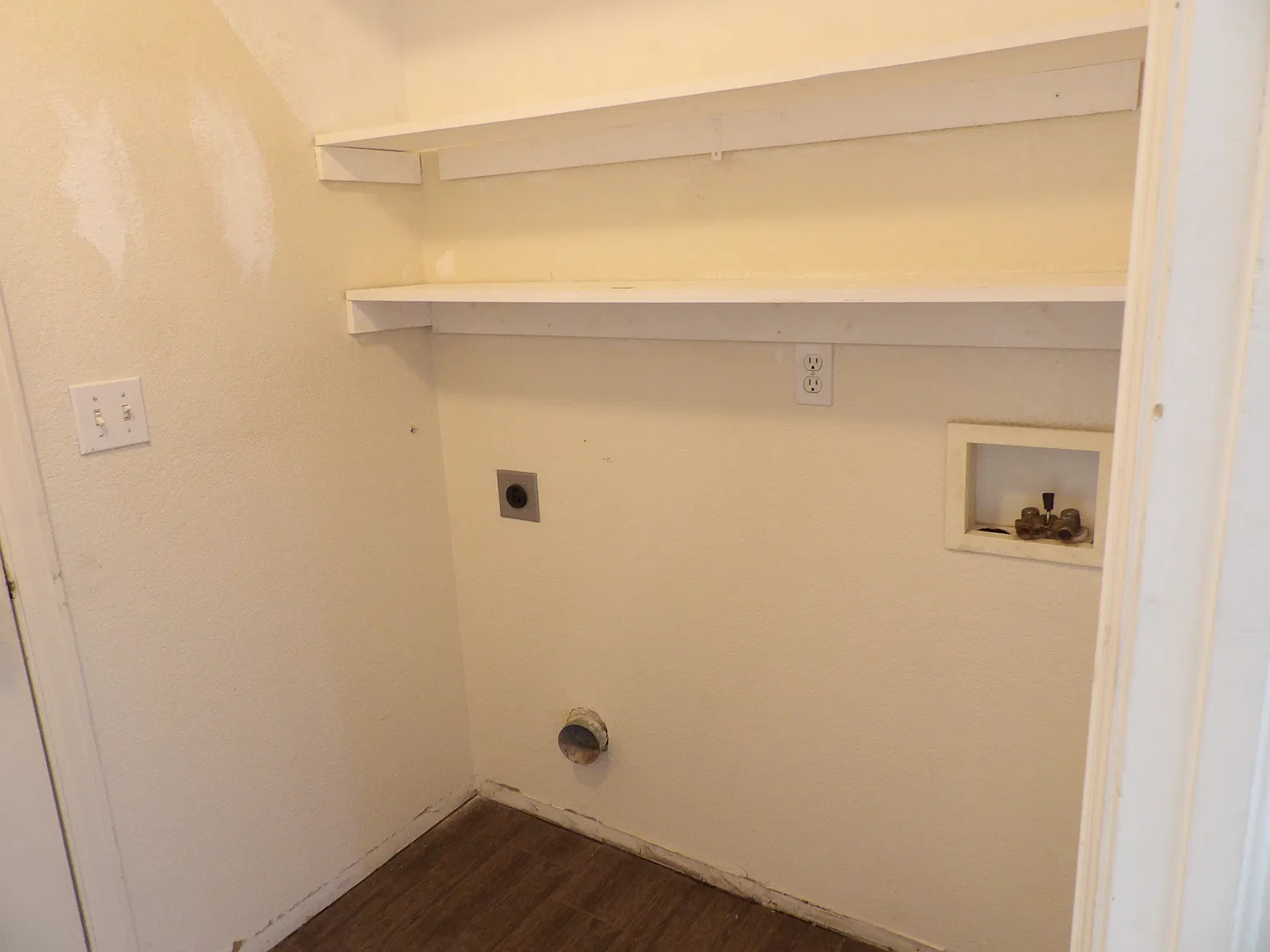 3 bed, 1080 sqft, $1,900 — Photo 4
