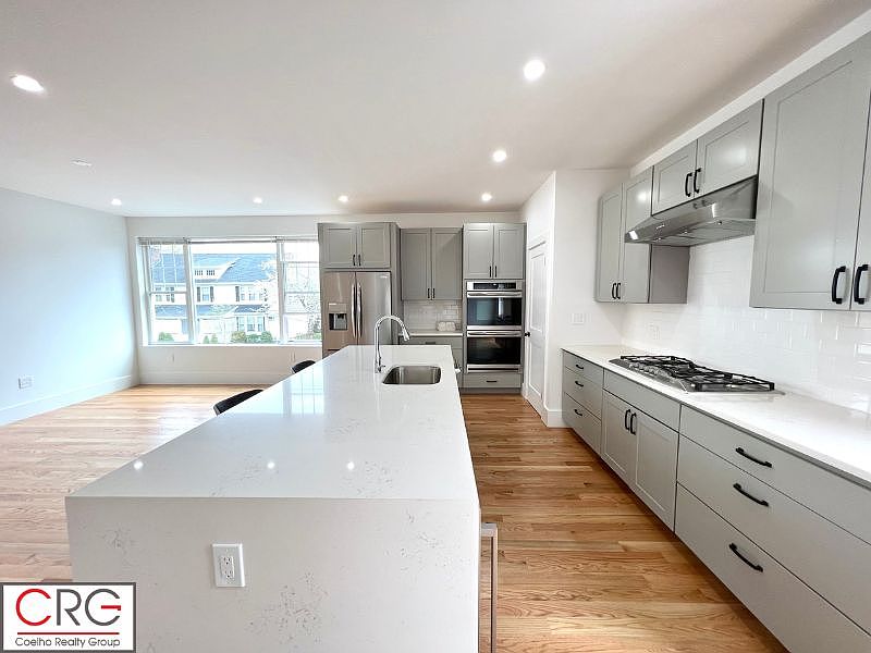 1st image of 140 Summer St #1