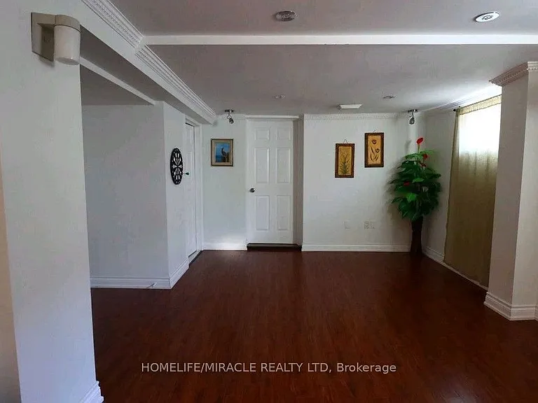 1382 Warden Ave #BASEMENT — Photo 10