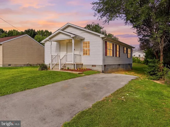 207 Arch St, Martinsburg, WV 25401