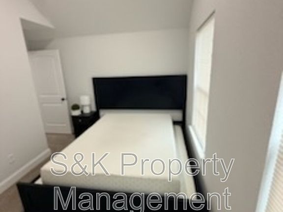 5th image of 622 Westwood Ave