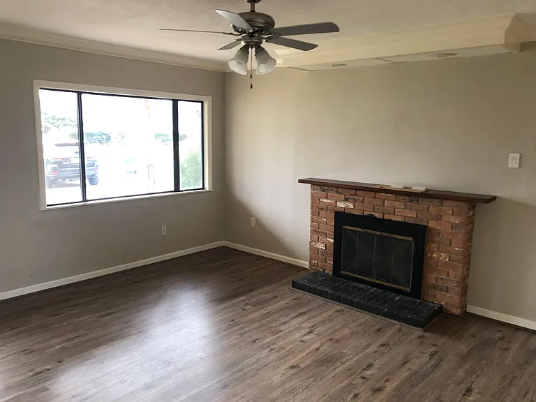 120 Easton Ave — Photo 3