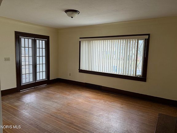 3rd image of 4248 Caroline Ave