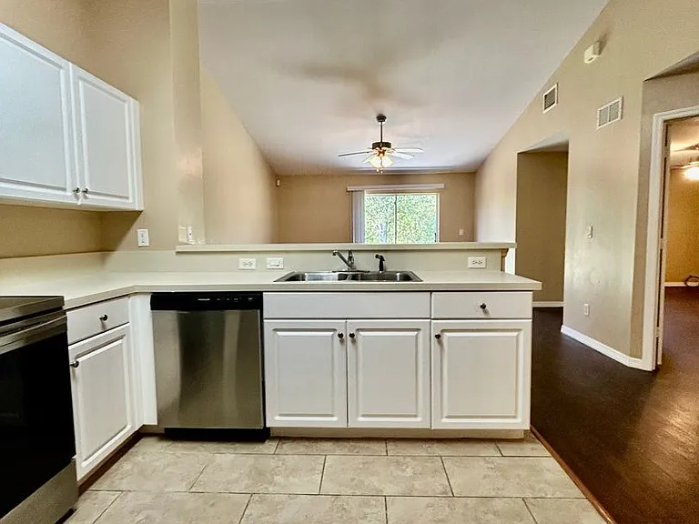 346 Bell Blvd S — Photo 5