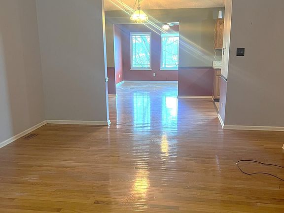4th image of 821 Stetson Dr