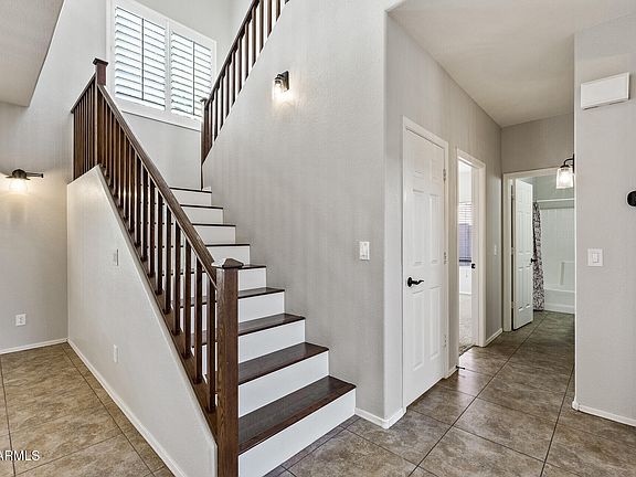 5th image of 1125 E San Carlos Way