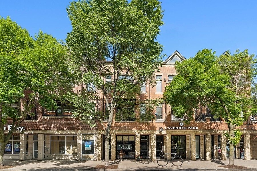 1st image of 3722 N Southport Ave #2