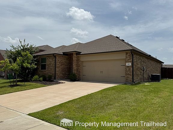 2nd image of 616 Fitzroy Ln