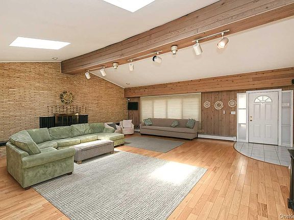 4th image of 275 36th Street