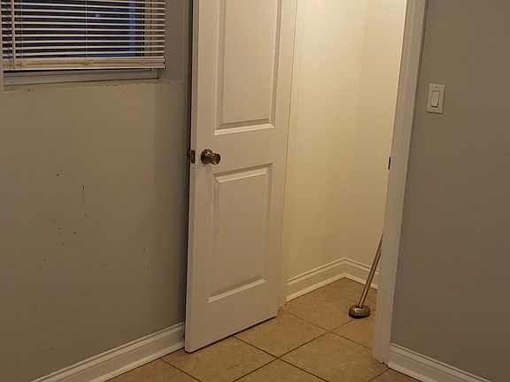 5th image of 4735 N Sawyer Ave #G