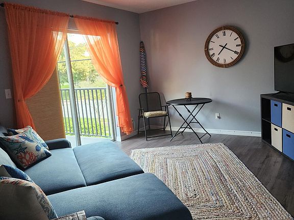 5th image of 1799 N Highland Ave #26
