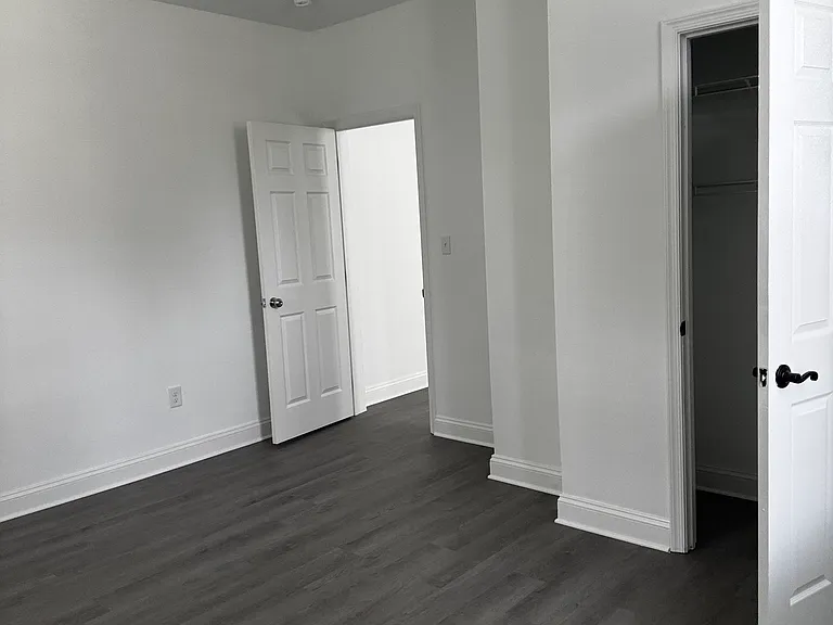 807 Locust St #1 — Photo 6