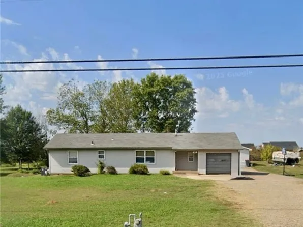 501 Strozier Ln, Barling, AR 72923