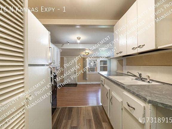 2nd image of 916 N Kansas Expy #1