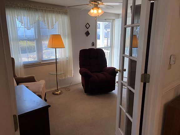 5th image of 72 Opal Ln