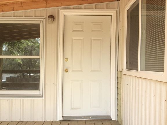 5th image of 635 23rd St NE