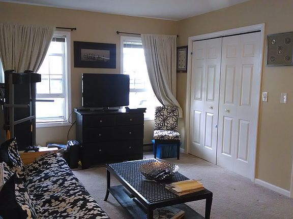 BR with attached Full Bath