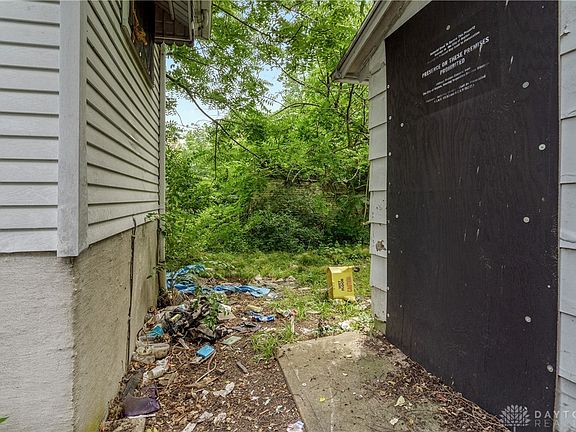 4th image of 120 Ashwood Ave