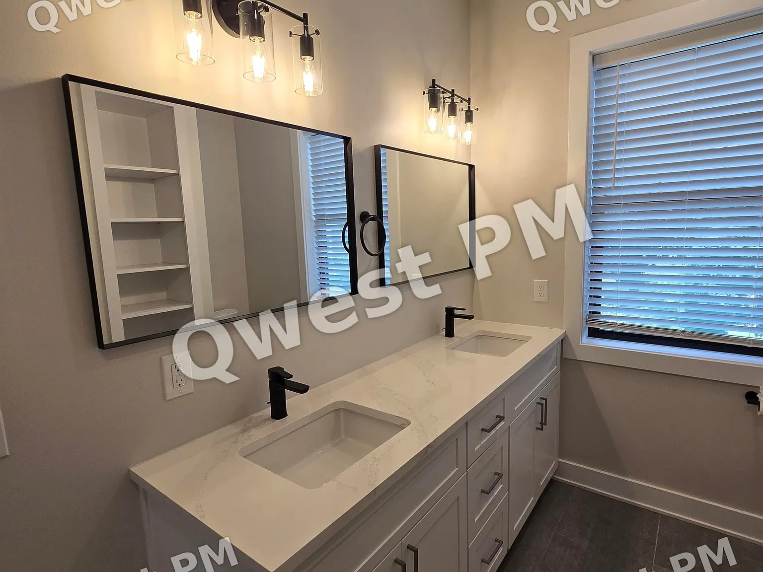 629 Fairview Ave NE — Photo 4
