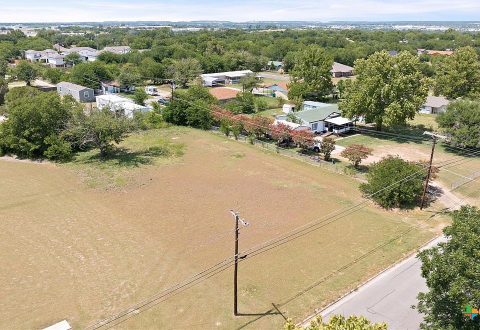 1st image of 810 Harley Dr