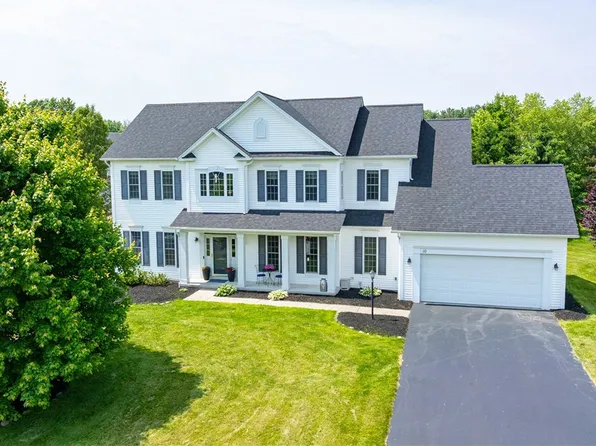 16 Hepburn Ln, Pittsford, NY 14534
