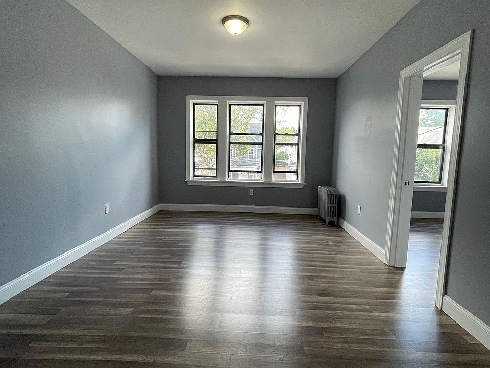 2nd image of 90 W 34th St #2B