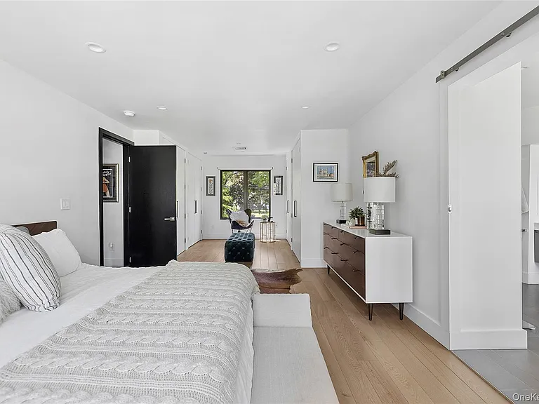 112 Huntington Rd — Photo 12
