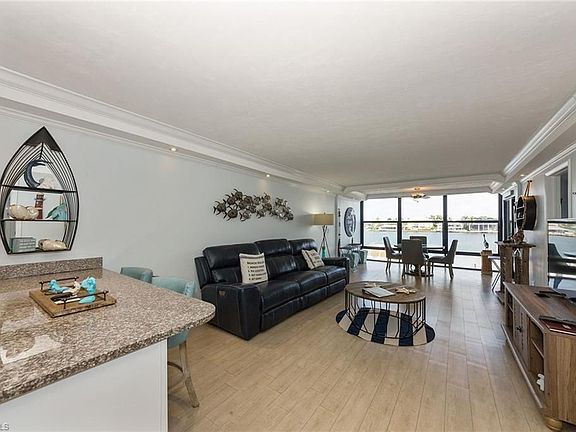 3rd image of 271 Southbay Dr APT 124