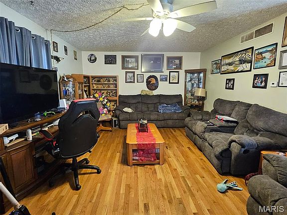 2nd image of 14005 Cairo Ln
