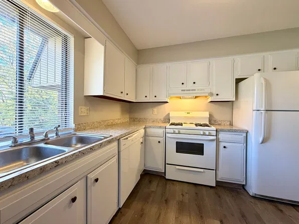 4142 Oak Park Dr SE #11, Grand Rapids, MI 49508