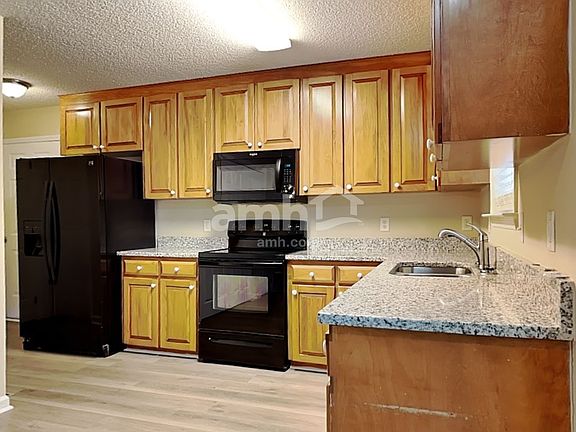 3rd image of 1613 Middle Ridge Dr