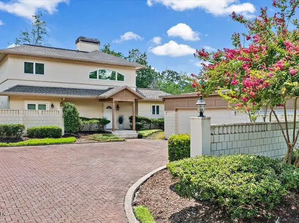 10113 COURTYARDS Place W, Jacksonville, FL 32256